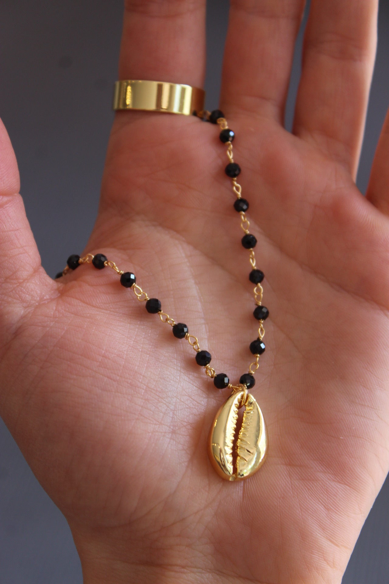 Black Bead Shell Necklace