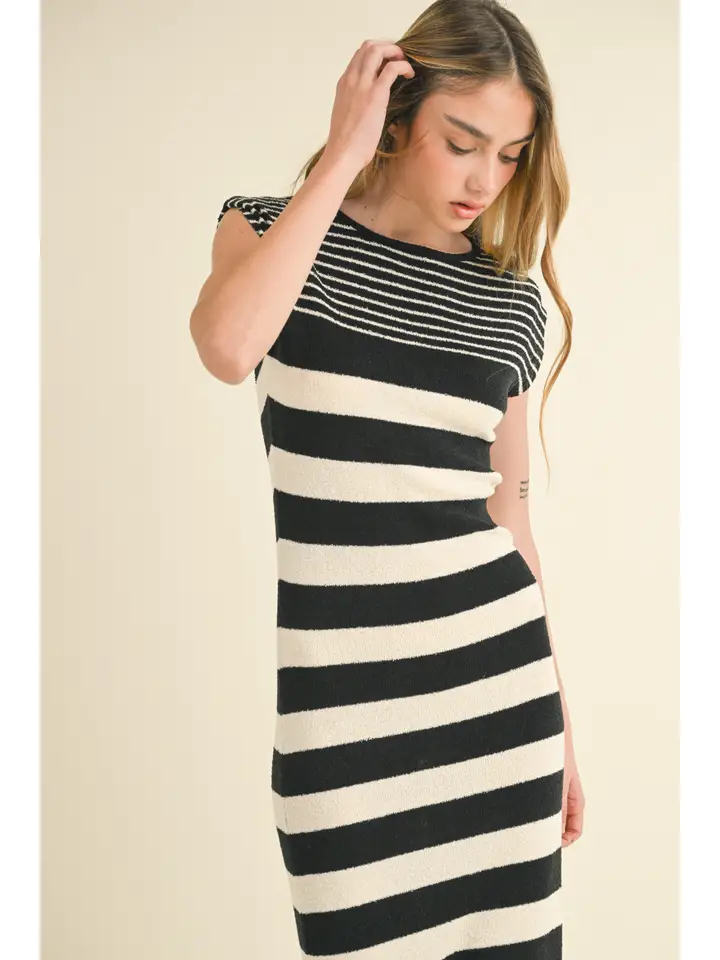 Stripe Pattern Knitted Long Dress