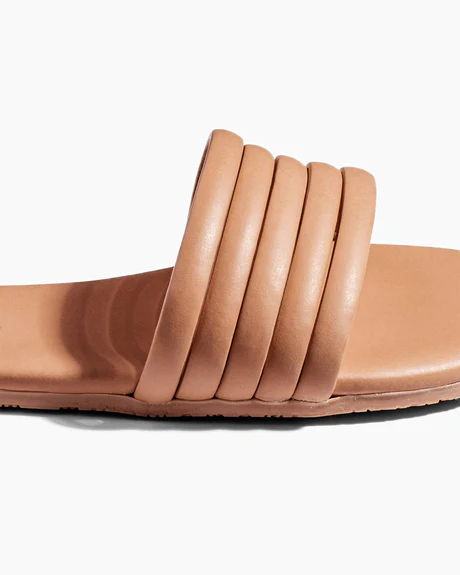 Serena Sandal in Nude